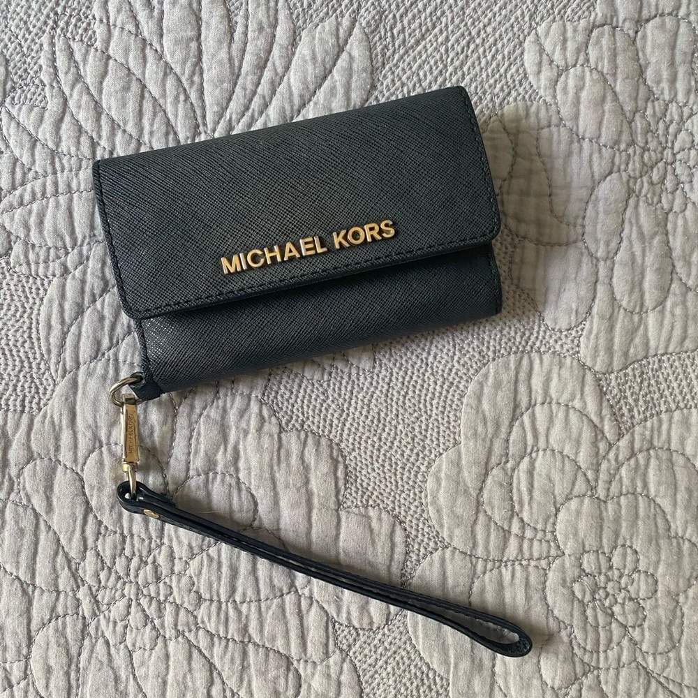Micheal Kors Wristlet